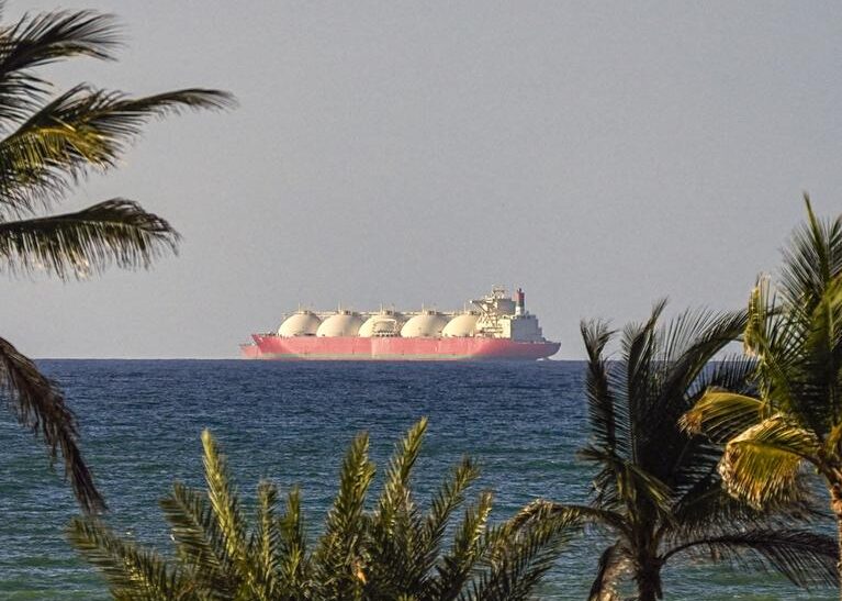 Strait of Hormuz Closure: Iran Shuts Key Oil Route Again Amid Rising Tensions